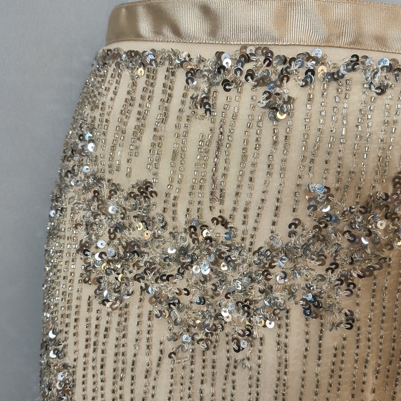 H&M Cream Womans Cream/Silver Sequin About Knee Skirt, NWT Size 8 - Picture 2 of 7